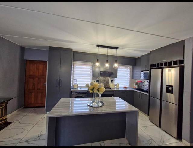 2 BEDROOM APARTMENT FOR SALE IN GOSFORTH PARK